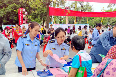 田陽區(qū)市場(chǎng)監(jiān)管局開展'世界認(rèn)可日'宣傳活動(dòng)，提供法律咨詢服務(wù)